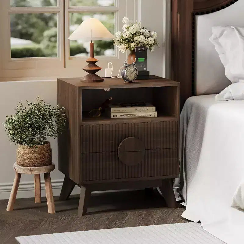 Comodino Grigio Rovere / Noce Scanalato con 2 Cassetti e Ripiano Aperto, 1–2 PEZZI