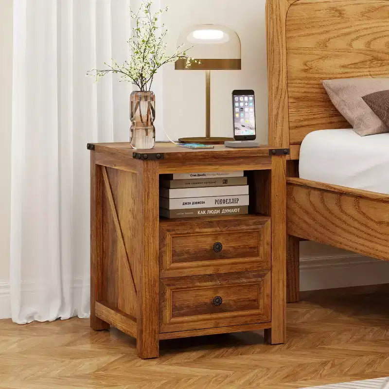 Comodino da Fattoria da 18" con Stazione di Ricarica, 2 Cassetti — Marrone Chiaro / Bianco, Set da 1–2